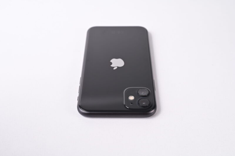 Apple-iPhone-11-Crni