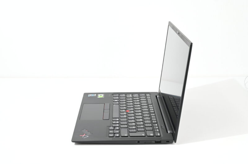 Lenovo ThinkPad X1 Carbon Gen 9 right side angle