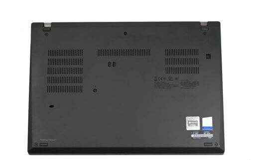 Donja strana Lenovo ThinkPad T14s Gen 1 laptopa sa ventilacionim otvorima